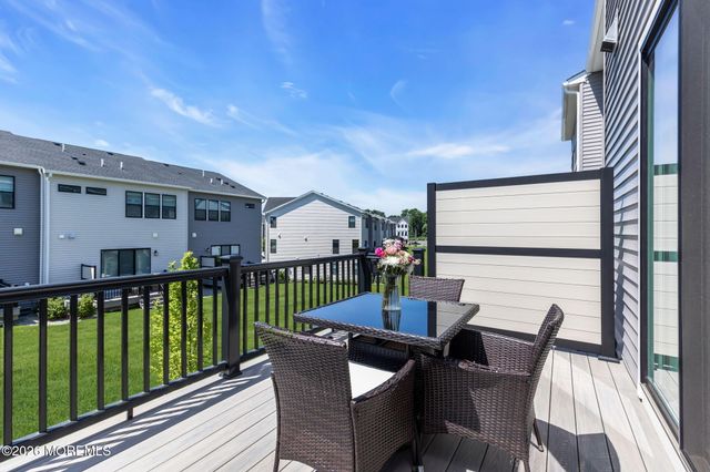27 Linder Court, Middletown, NJ 07748