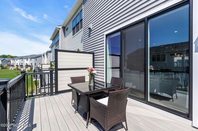 27 Linder Court, Middletown, NJ 07748