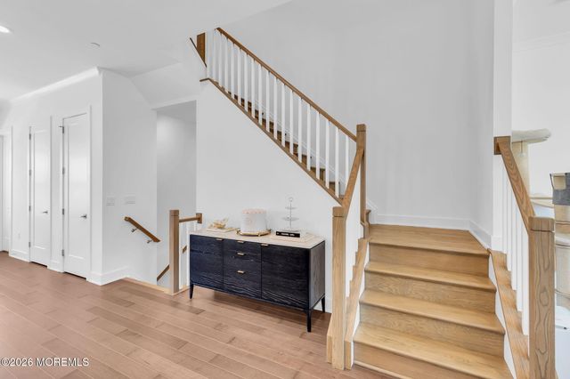 27 Linder Court, Middletown, NJ 07748