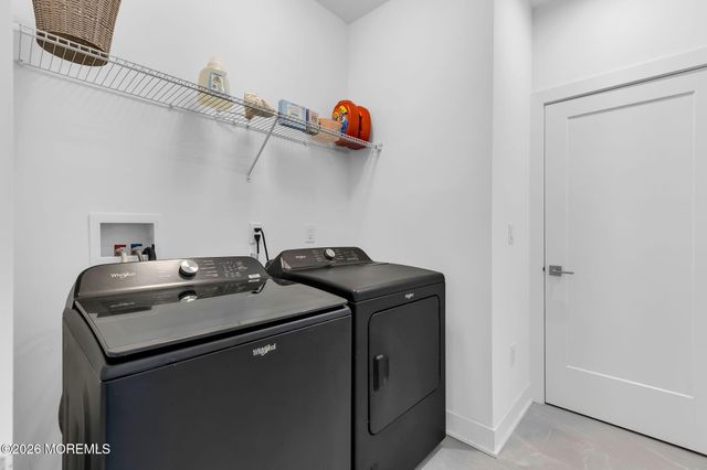 27 Linder Court, Middletown, NJ 07748