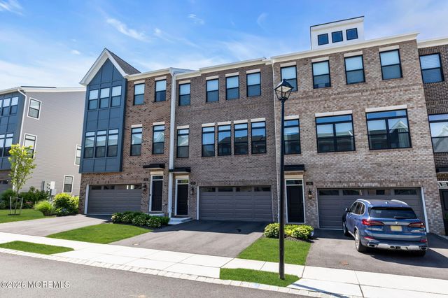 27 Linder Court, Middletown, NJ 07748