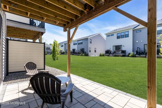 27 Linder Court, Middletown, NJ 07748