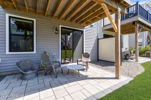 27 Linder Court, Middletown, NJ 07748