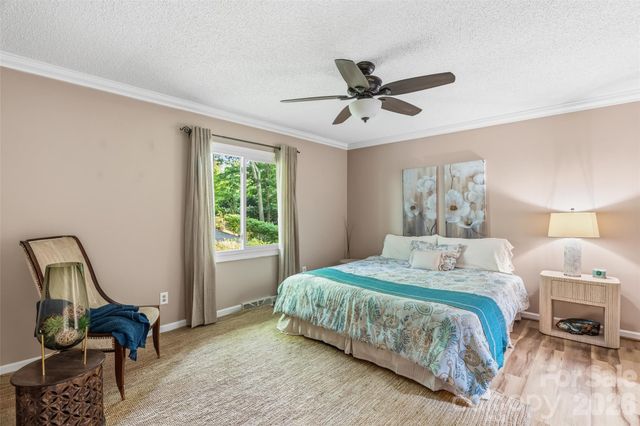 16 Canterbury Drive, Arden, NC 28704