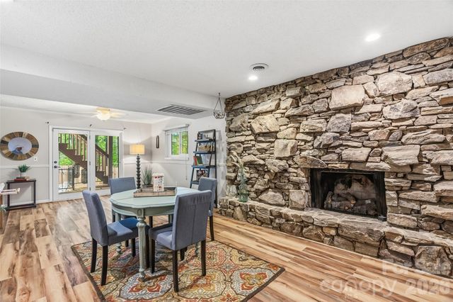 16 Canterbury Drive, Arden, NC 28704