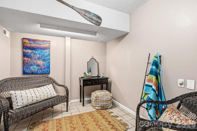 16 Canterbury Drive, Arden, NC 28704