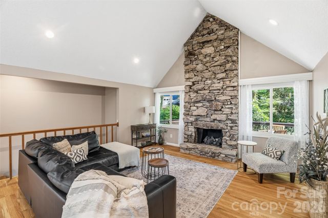16 Canterbury Drive, Arden, NC 28704