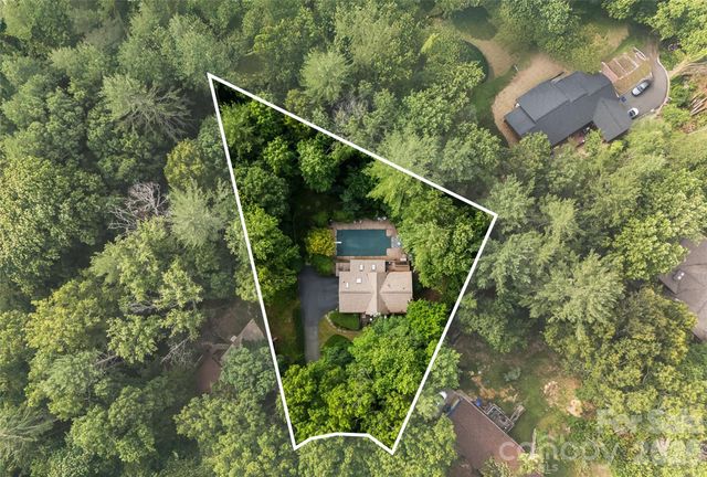 16 Canterbury Drive, Arden, NC 28704