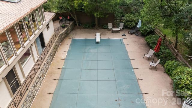 16 Canterbury Drive, Arden, NC 28704