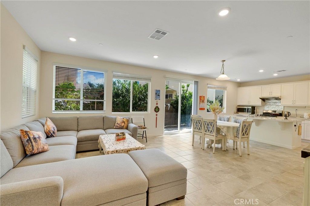908 Werly, Pomona, CA 91768 — photo 2