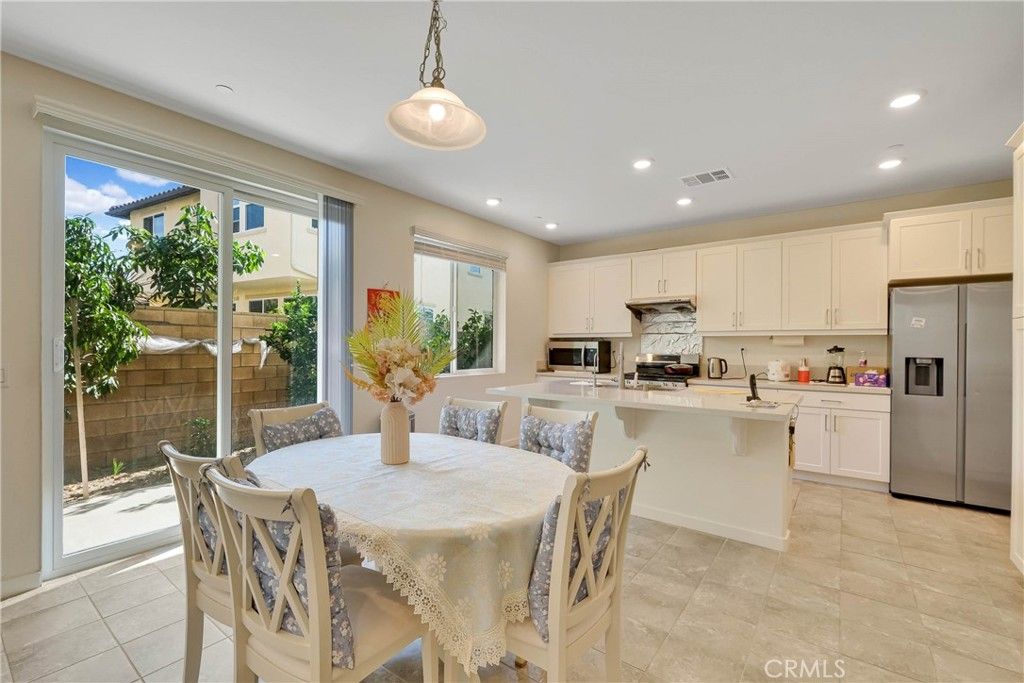 908 Werly, Pomona, CA 91768 — photo 4
