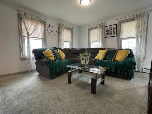 42 E Main St, Webster, MA 01570