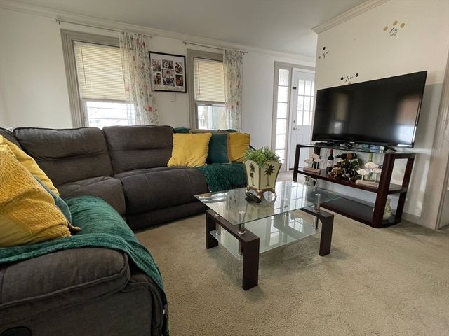 42 E Main St, Webster, MA 01570