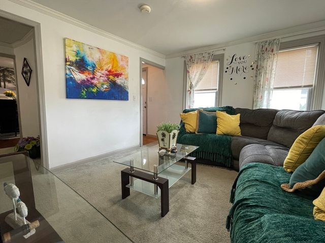 42 E Main St, Webster, MA 01570