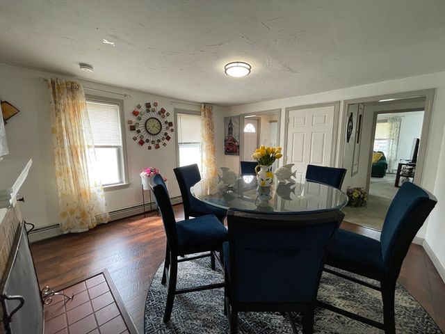 42 E Main St, Webster, MA 01570