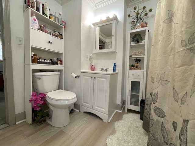 42 E Main St, Webster, MA 01570