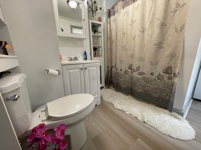 42 E Main St, Webster, MA 01570