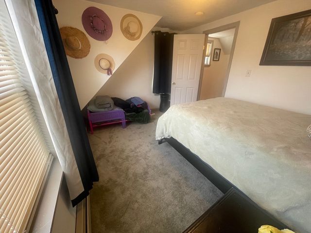 42 E Main St, Webster, MA 01570