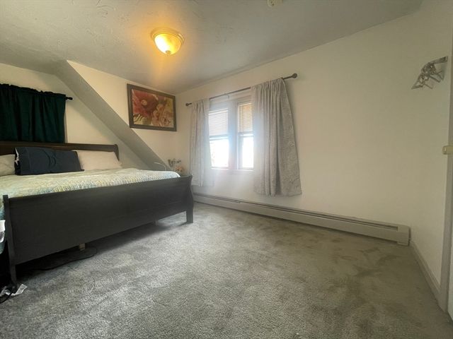 42 E Main St, Webster, MA 01570