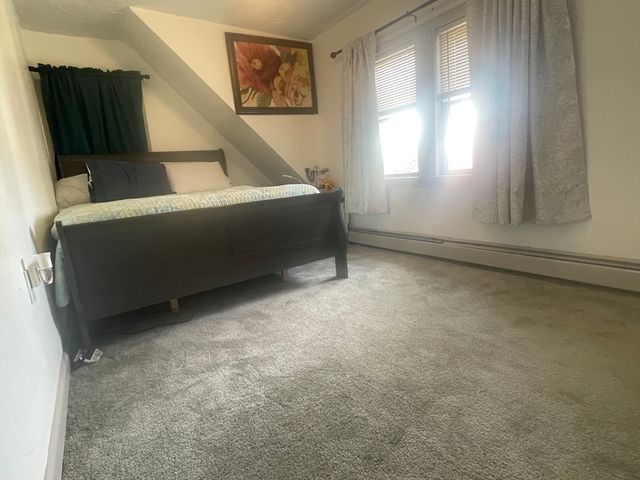 42 E Main St, Webster, MA 01570