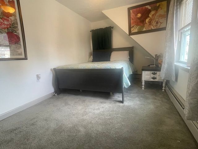 42 E Main St, Webster, MA 01570