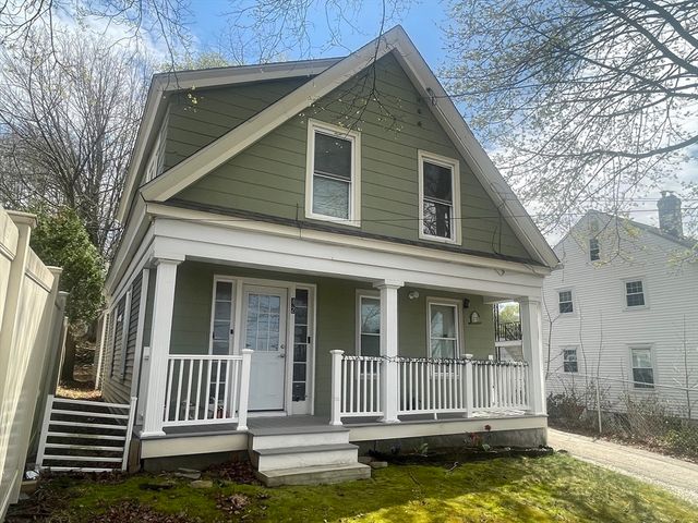 42 E Main St, Webster, MA 01570