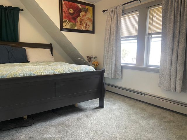 42 E Main St, Webster, MA 01570