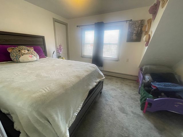 42 E Main St, Webster, MA 01570