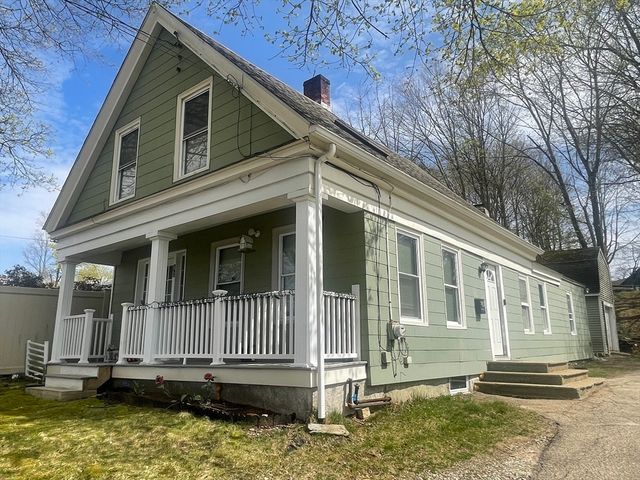 42 E Main St, Webster, MA 01570