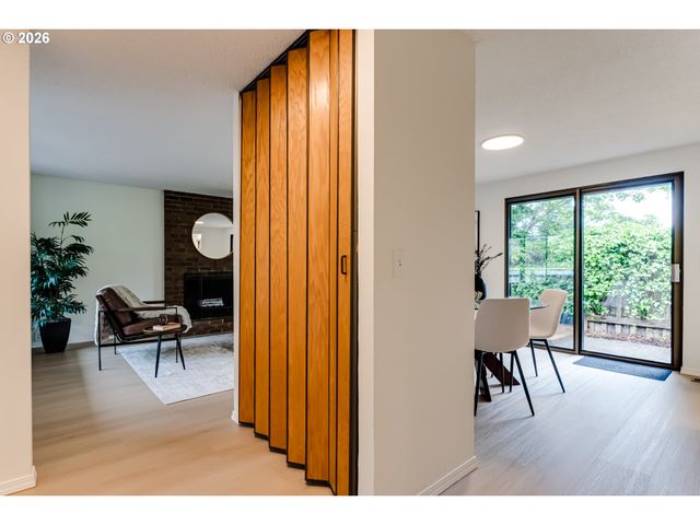 2200 BRITTANY St, Eugene, OR 97405