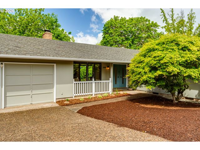 2200 BRITTANY St, Eugene, OR 97405
