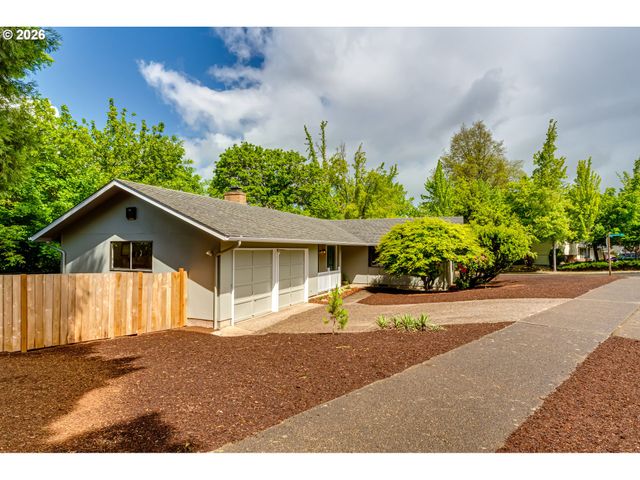 2200 BRITTANY St, Eugene, OR 97405