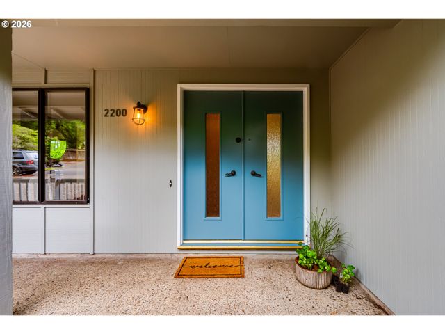 2200 BRITTANY St, Eugene, OR 97405