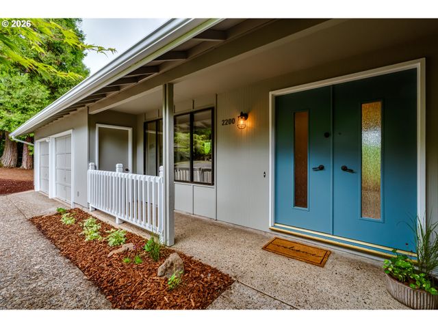 2200 BRITTANY St, Eugene, OR 97405