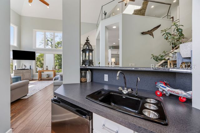 1 Sailwing Ln, Hilton Head Island, SC 29926
