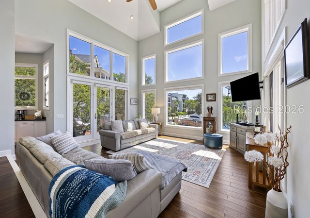 1 Sailwing Ln, Hilton Head Island, SC 29926