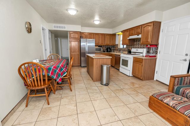1505 Willys Knight Drive NE, Albuquerque, NM 87112
