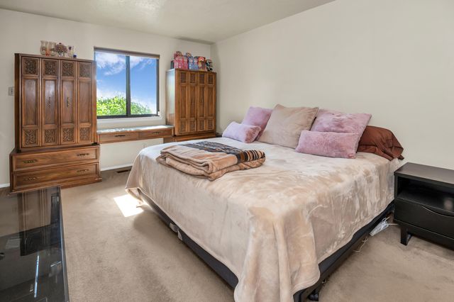 1505 Willys Knight Drive NE, Albuquerque, NM 87112