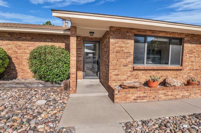 1505 Willys Knight Drive NE, Albuquerque, NM 87112