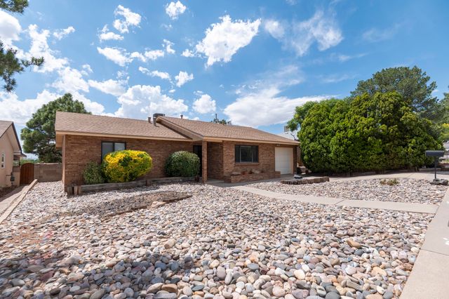 1505 Willys Knight Drive NE, Albuquerque, NM 87112