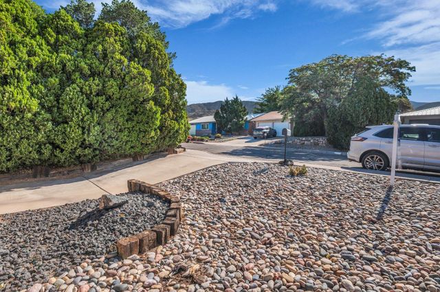 1505 Willys Knight Drive NE, Albuquerque, NM 87112