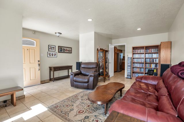 1505 Willys Knight Drive NE, Albuquerque, NM 87112