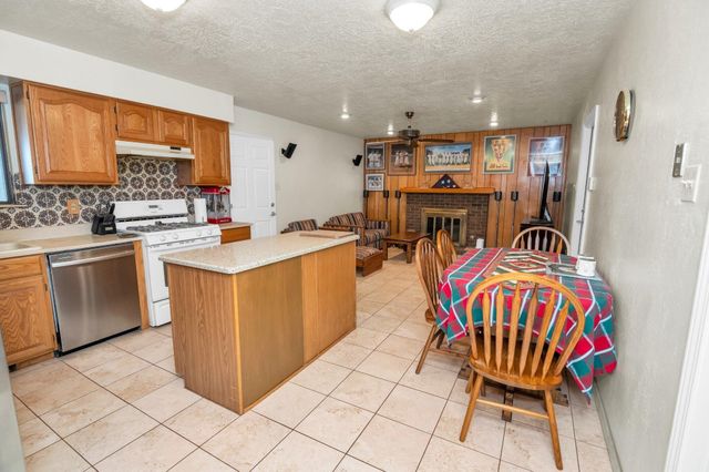 1505 Willys Knight Drive NE, Albuquerque, NM 87112