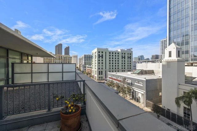325 7Th Ave 211, San Diego, CA 92101