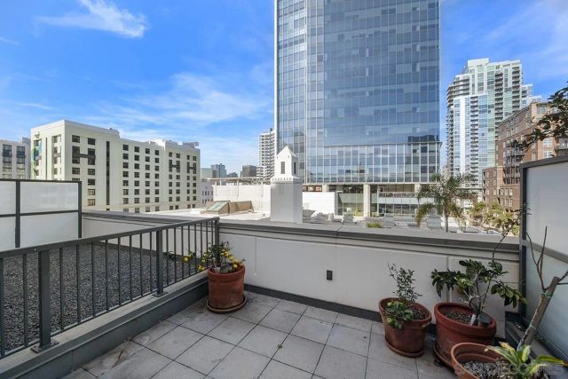 325 7Th Ave 211, San Diego, CA 92101