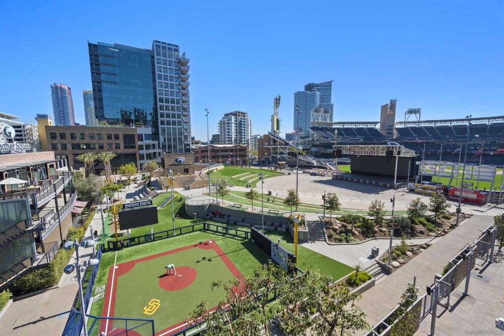 325 7Th Ave 211, San Diego, CA 92101