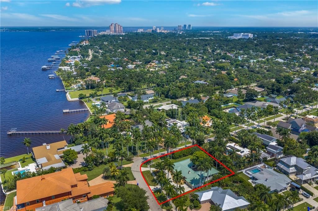 3209 W Riverside DR, FORT MYERS, FL 33901 — photo 2