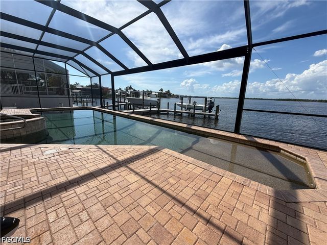 12130 Shoreview DR, Matlacha, FL 33993