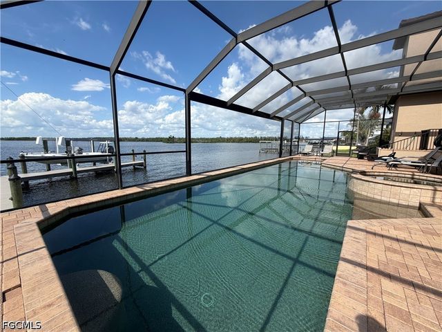 12130 Shoreview DR, Matlacha, FL 33993