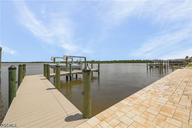 12130 Shoreview DR, Matlacha, FL 33993